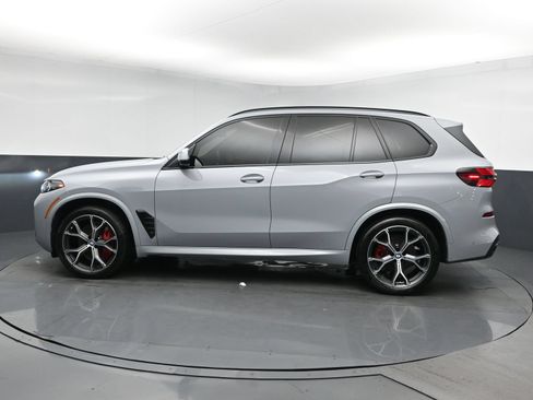 Used 2024 BMW X5 xDrive40i w/ M Sport Package AWD/4WD image 4
