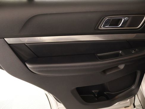 Used 2019 Ford Explorer XLT FWD image 15