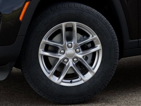 New 2026 Jeep Grand Cherokee Laredo RWD image 8