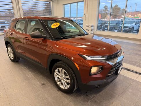 Used 2021 Chevrolet TrailBlazer LS image 1