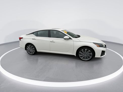 Used 2025 Nissan Altima 2.5 SL AWD/4WD image 25