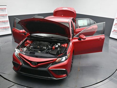 Used 2022 Toyota Camry SE image 42