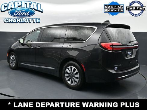 Used 2023 Chrysler Pacifica Limited FWD image 6
