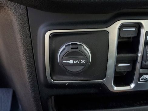 Certified 2025 Jeep Gladiator Sport image 30