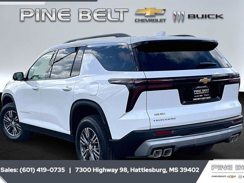 New 2026 Chevrolet Traverse LT w/ Driver Confidence Package FWD image 2