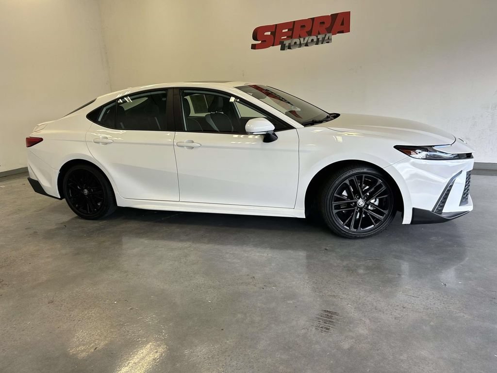 Used 2025 Toyota Camry SE w/ Convenience Package FWD image 2