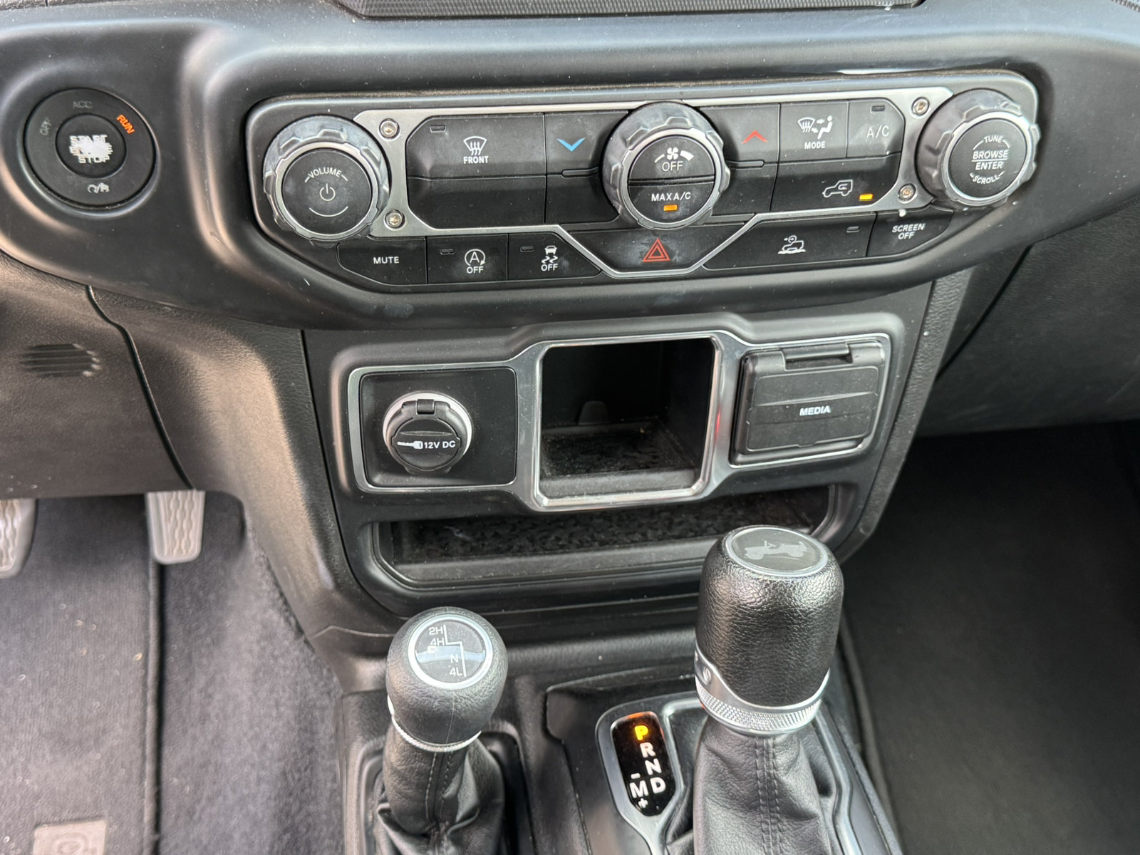 Used 2023 Jeep Wrangler Unlimited Sport AWD/4WD image 25