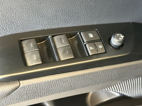 New 2026 Toyota Camry Hybrid FWD image 13