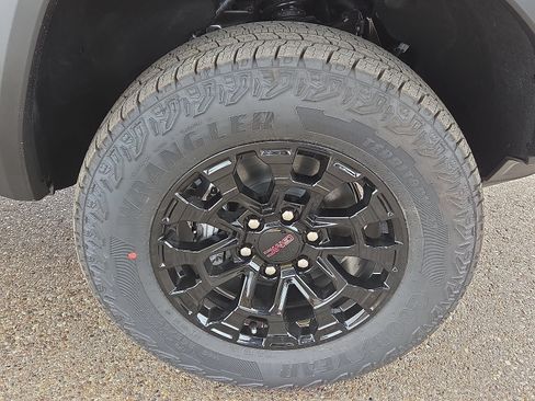 New 2026 GMC Canyon Elevation w/ Convenience Package AWD/4WD image 6