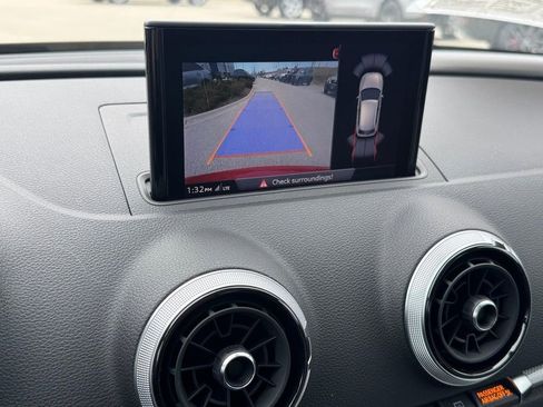 Used 2018 Audi A3 e-tron Prestige image 18