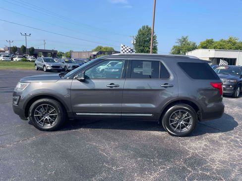 Used 2016 Ford Explorer XLT FWD image 4