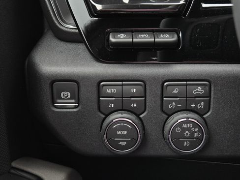 New 2026 Chevrolet Silverado 2500 ZR2 AWD/4WD image 14