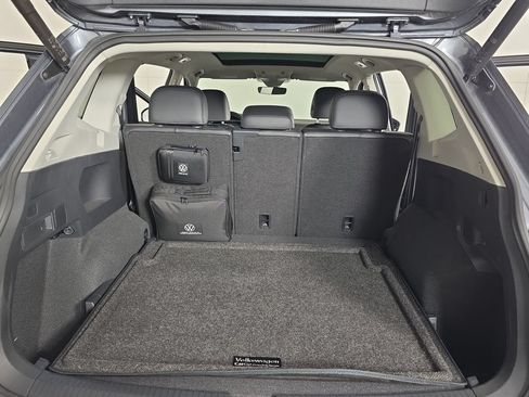 Used 2024 Volkswagen Tiguan SE w/ Panoramic Sunroof Package AWD/4WD image 28