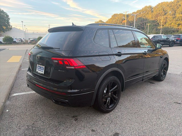 Certified 2023 Volkswagen Tiguan SE R-Line AWD/4WD image 3