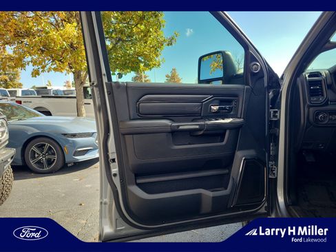 Used 2024 RAM 3500 Limited image 13