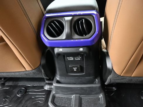 Used 2022 Jeep Wrangler Unlimited Sahara w/ Cold Weather Group AWD/4WD image 16