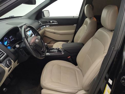 Used 2018 Ford Explorer Limited image 17