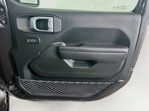 Used 2018 Jeep Wrangler Unlimited Sport S image 30