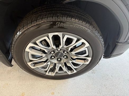 Used 2025 GMC Sierra 1500 Denali Ultimate image 31