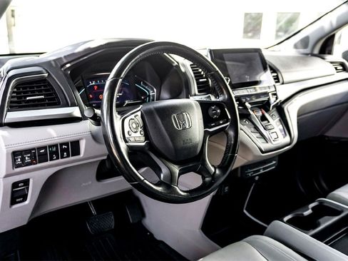 Used 2018 Honda Odyssey Touring image 15
