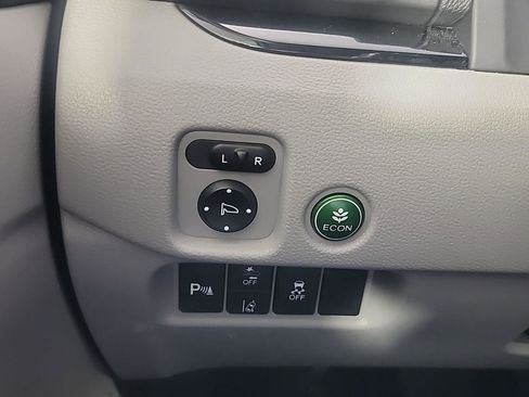 Certified 2019 Honda Pilot Touring image 30