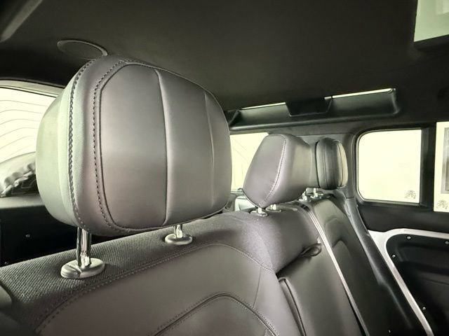 New 2026 Land Rover Defender 110 V8 AWD/4WD image 30