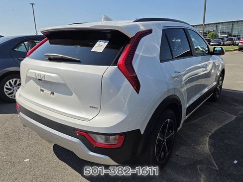 Used 2025 Kia Niro LX FWD image 4
