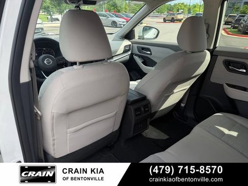 Used 2021 Nissan Rogue SV FWD image 25