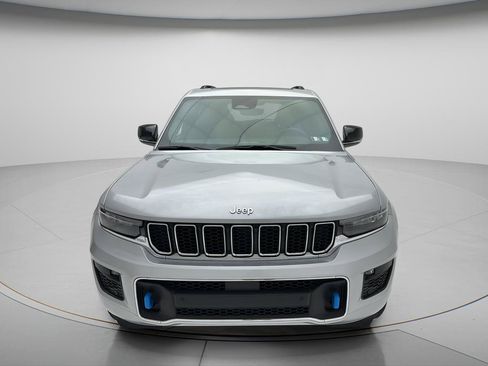 Used 2023 Jeep Grand Cherokee Overland AWD/4WD image 2