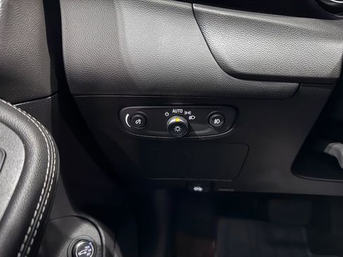 Certified 2022 Buick Encore GX Essence w/ Experience Buick Package image 24