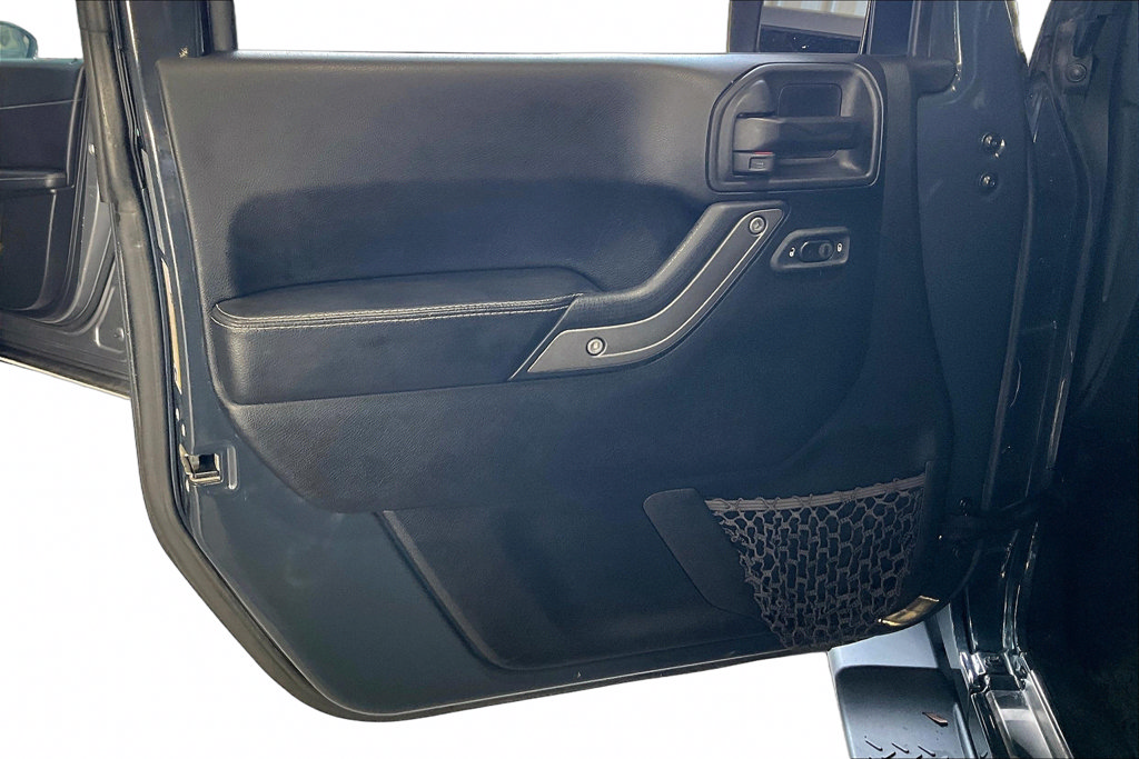 Used 2017 Jeep Wrangler Sport AWD/4WD image 2
