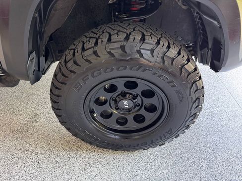 Used 2023 Toyota Tacoma TRD Off-Road image 13