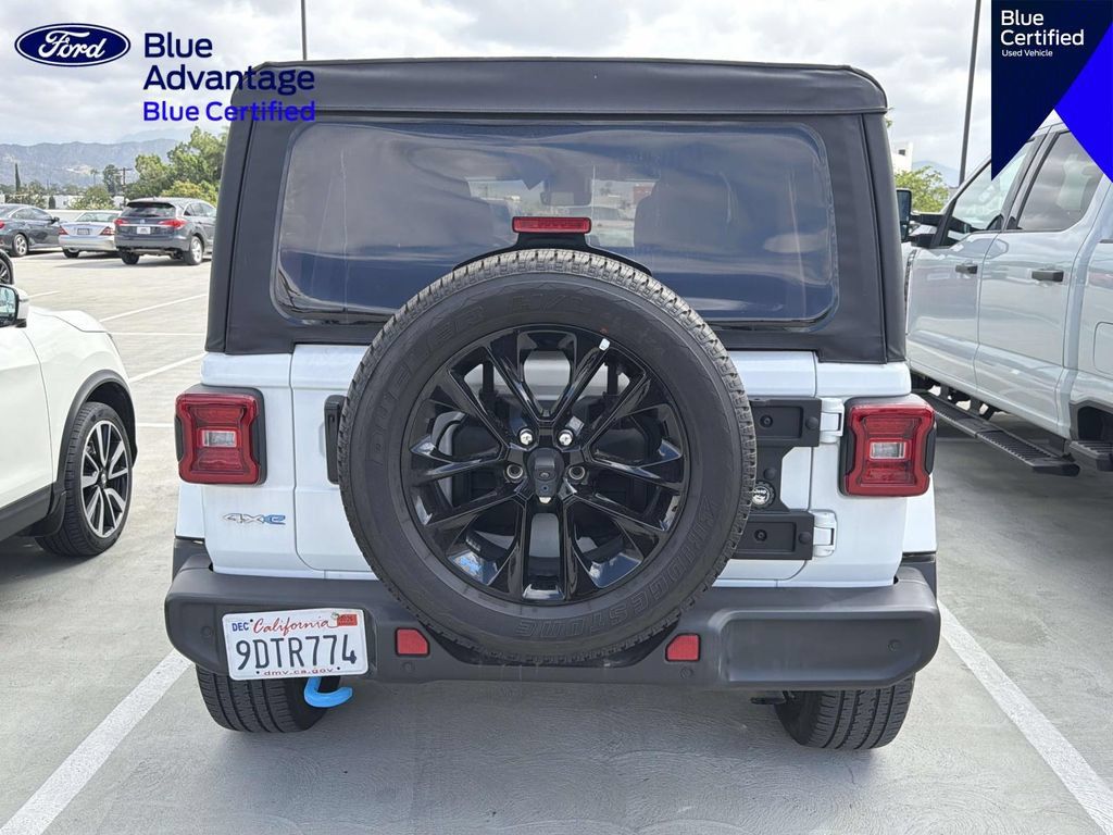 Used 2023 Jeep Wrangler Unlimited Sahara w/ Safety Group AWD/4WD image 21