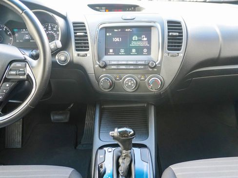 Used 2018 Kia Forte S w/ S Technology Plus Package image 24