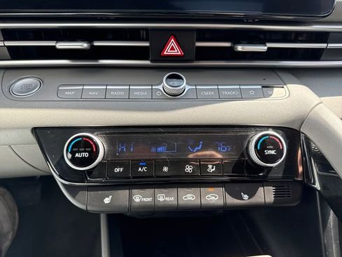 Certified 2023 Hyundai Elantra SEL w/ Convenience Package FWD image 31