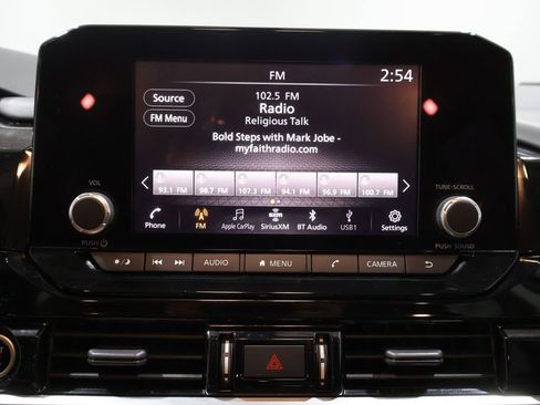 Used 2022 Nissan Pathfinder S AWD/4WD image 27