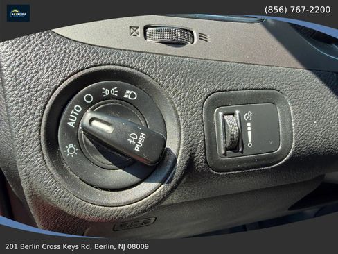 Used 2018 Dodge Journey Crossroad w/ Nav & Sun Group FWD image 34