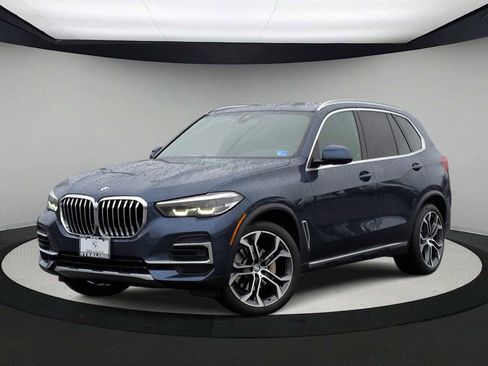 Certified 2022 BMW X5 xDrive40i w/ Parking Assistance Package image 1