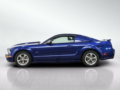 Used 2005 Ford Mustang GT Premium RWD image 2