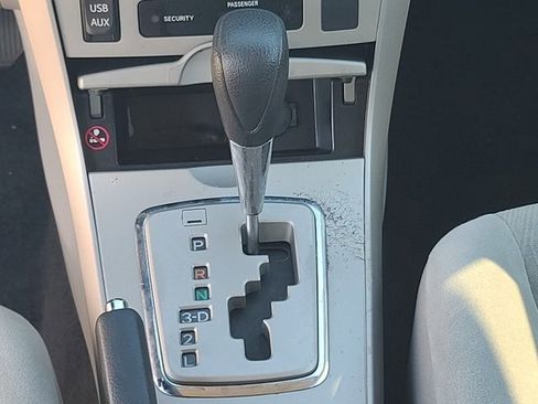 Used 2013 Toyota Corolla LE image 18