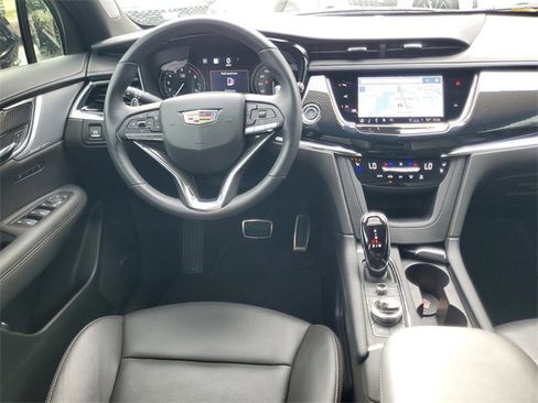 Certified 2024 Cadillac XT6 Sport w/ Technology Package image 17
