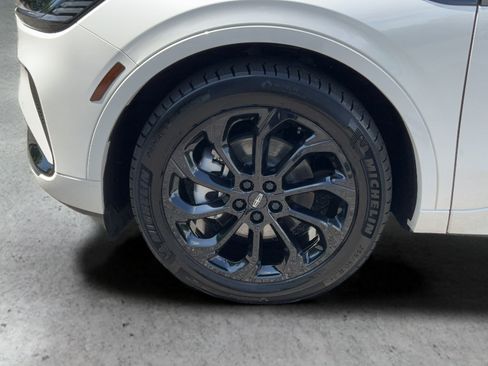 Used 2025 Lincoln Nautilus Reserve AWD/4WD image 24