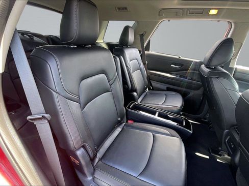 Certified 2024 Nissan Pathfinder SL w/ SL Premium Package FWD image 29