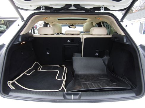 Used 2020 Mercedes-Benz GLA 250 4MATIC w/ Premium Package image 41