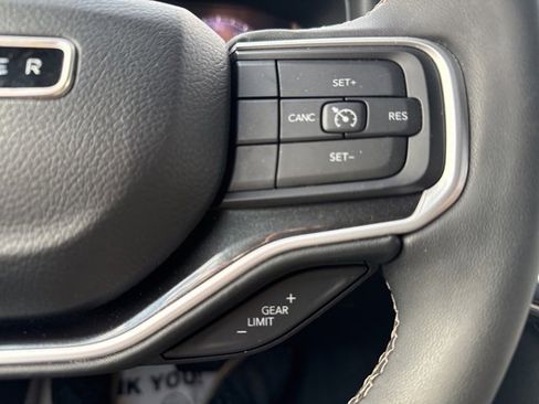 Used 2024 Jeep Wagoneer 4WD image 18