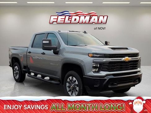 Used 2024 Chevrolet Silverado 2500 Custom w/ Custom Value Package image 8