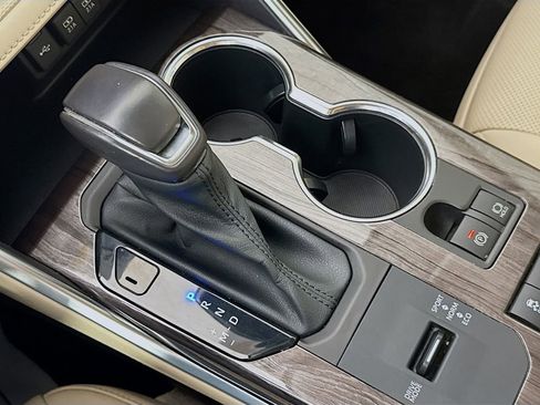 Used 2020 Toyota Highlander Limited image 20