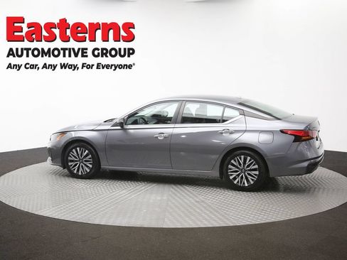 Used 2024 Nissan Altima 2.5 SV FWD image 61