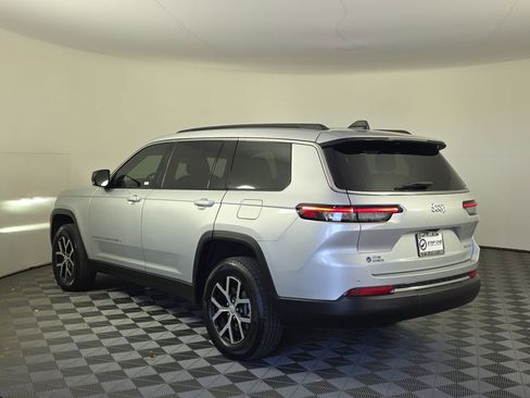 Used 2025 Jeep Grand Cherokee L Limited RWD image 5