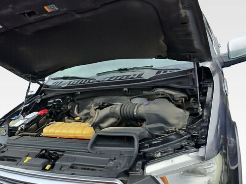 Used 2015 Ford F150 Platinum w/ Equipment Group 701A Luxury AWD/4WD image 9